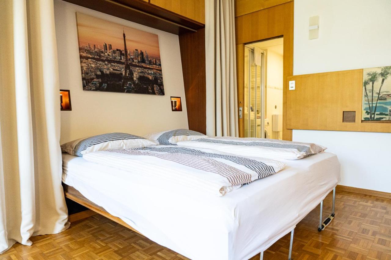 Flow Apartments Winkel Atelier Merano Esterno foto