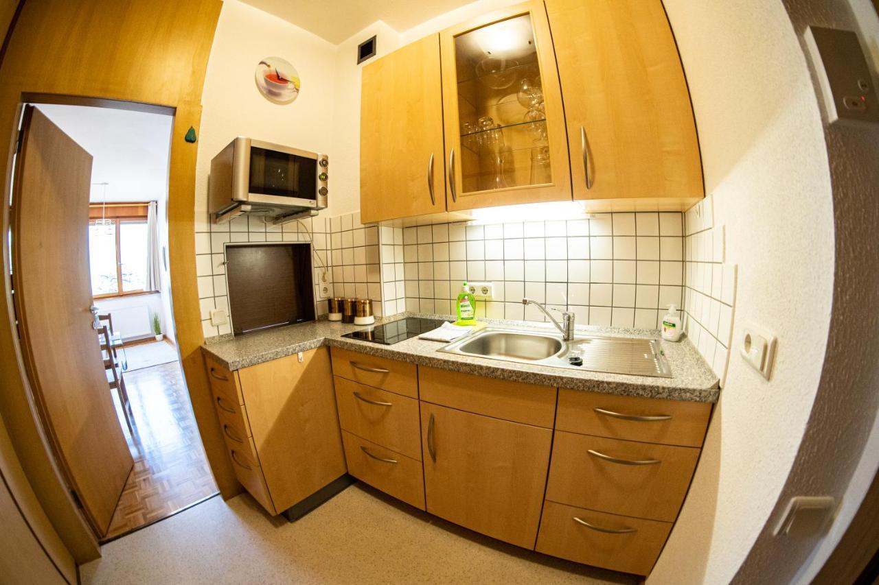 Flow Apartments Winkel Atelier Merano Esterno foto