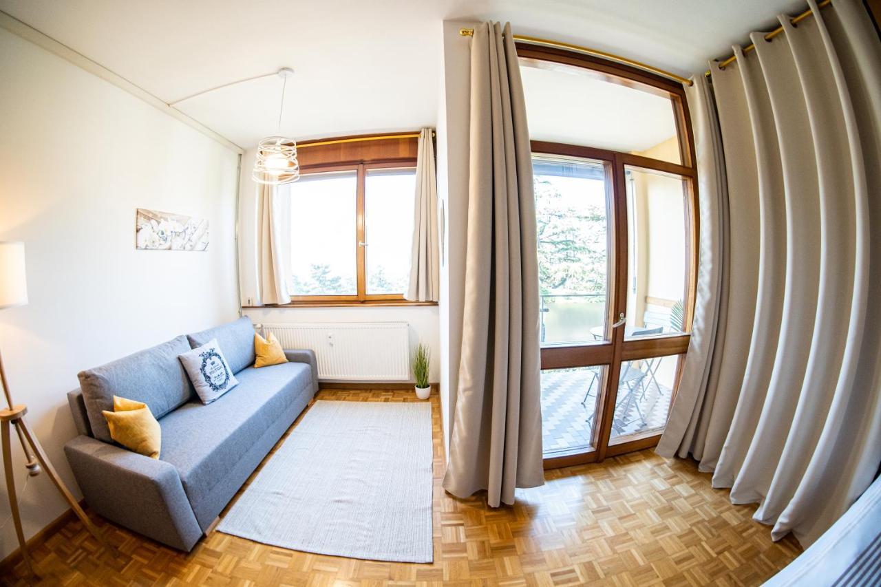 Flow Apartments Winkel Atelier Merano Esterno foto