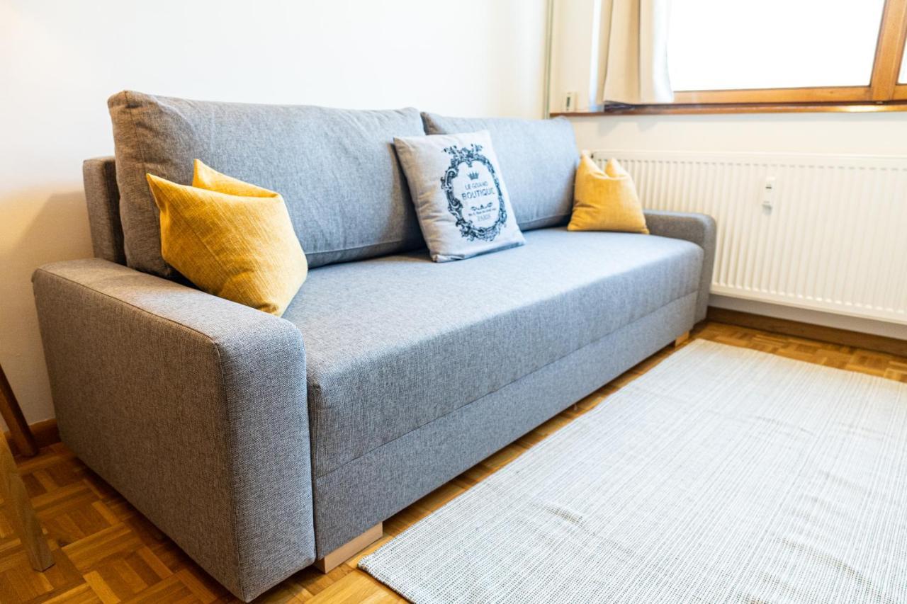 Flow Apartments Winkel Atelier Merano Esterno foto