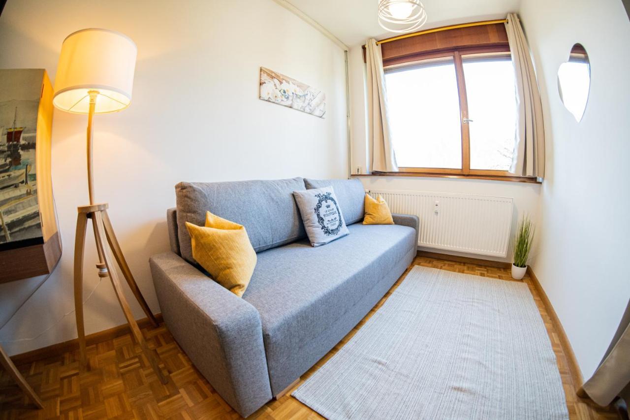 Flow Apartments Winkel Atelier Merano Esterno foto